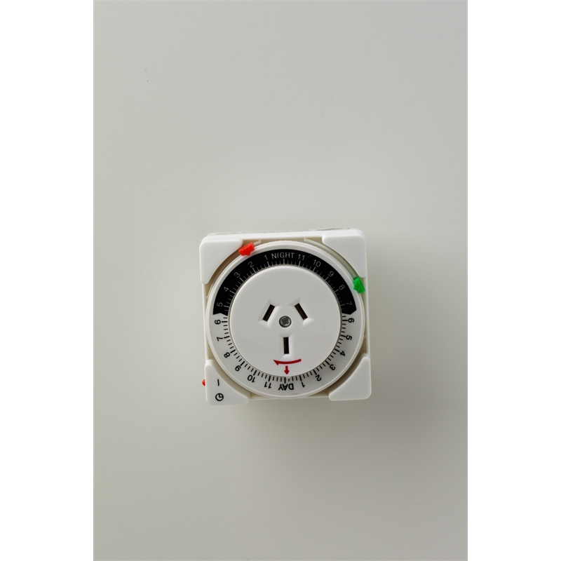 HPM Plug In Compact 24hr Timer White D819